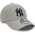mutzen-gebogen-grau-verstellbares-band-9forty-diamond-era-essential-der-new-york-yankees-mlb-von-new-era