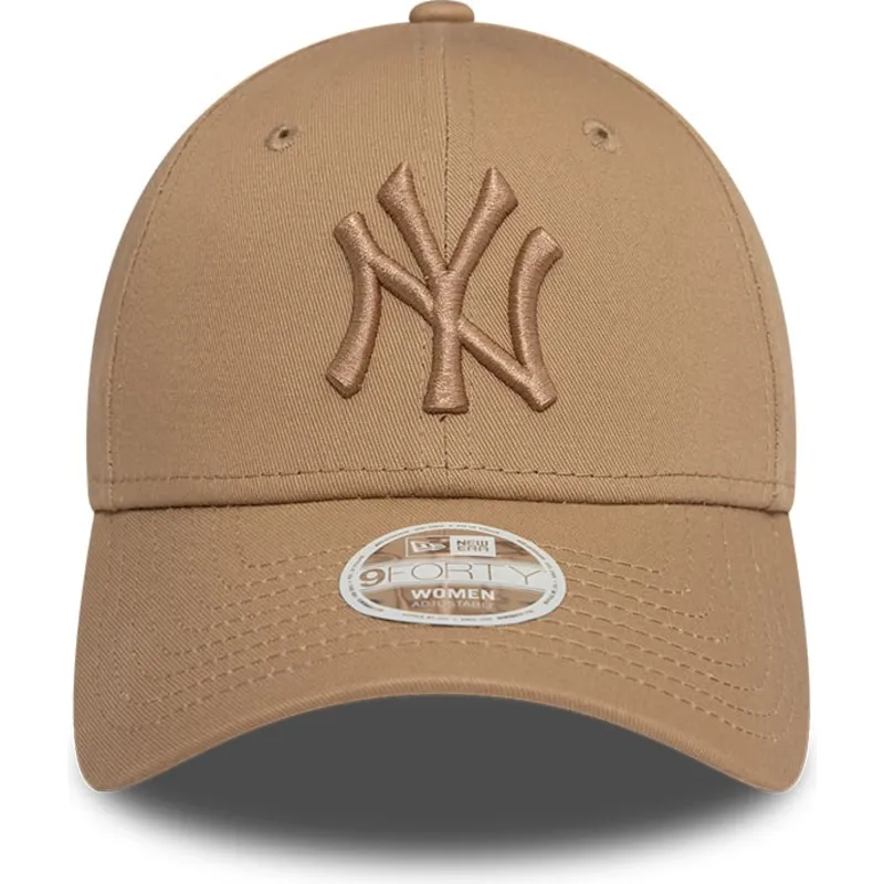 braune-verstellbare-curved-cap-mit-hellbraunem-logo-fur-damen-9forty-league-essential-der-new-york-yankees-mlb-von-new-era braune-verstellbare-curved-cap-mit-hellbraunem-logo-fur-damen-9forty-league-essential-der-new-york-yankees-mlb-von-new-era