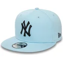 mutzen-flach-blau-snapback-claro-negro-9fifty-league-essential-der-new-york-yankees-mlb-von-new-era