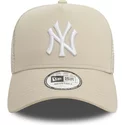 casquette-trucker-beige-avec-logo-blanc-a-frame-league-essential-new-york-yankees-mlb-new-era