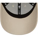 beige-verstellbare-curved-cap-9forty-seasonal-infill-der-new-york-yankees-mlb-von-new-era