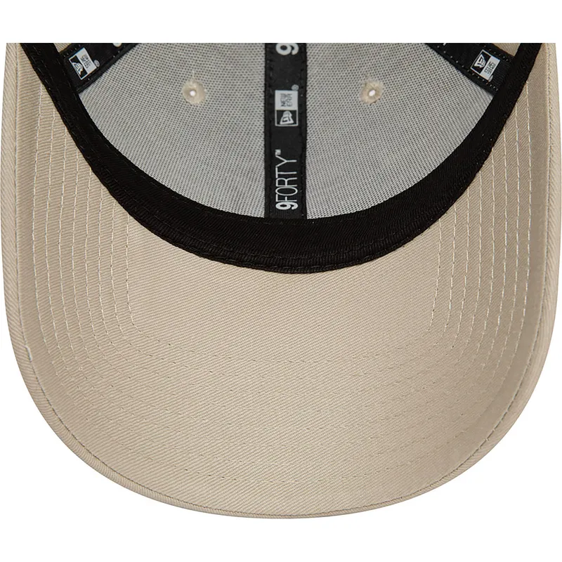 beige-verstellbare-curved-cap-9forty-seasonal-infill-der-new-york-yankees-mlb-von-new-era