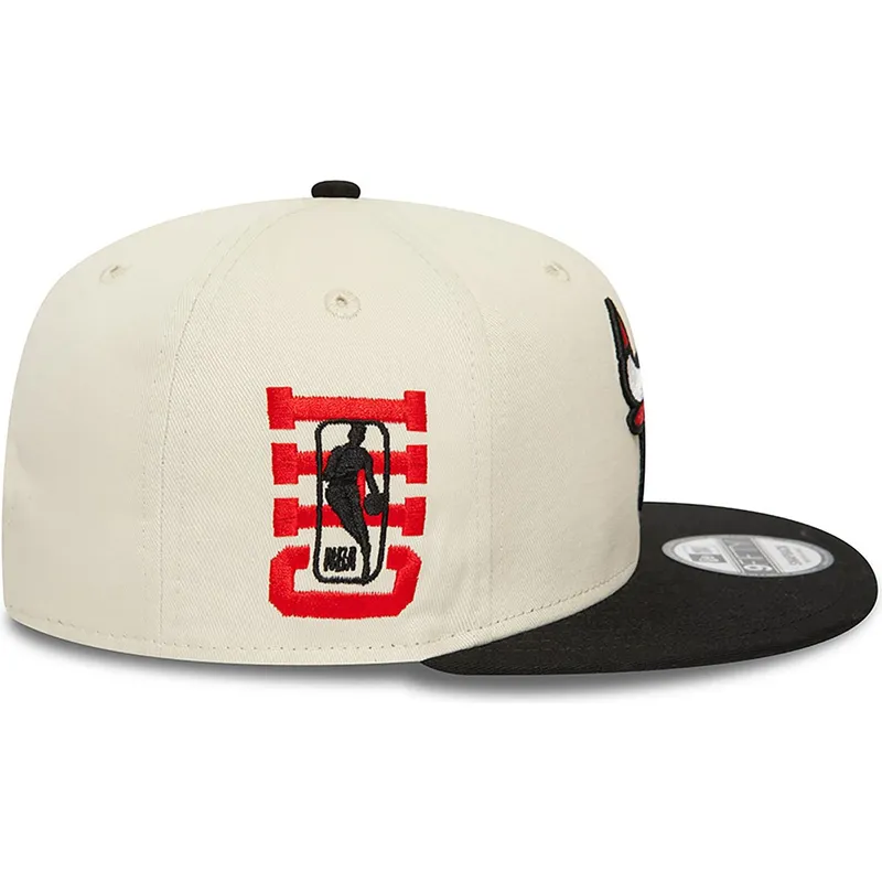 beige-und-schwarze-flache-snapback-kappe-9fifty-logo-der-chicago-bulls-nba-von-new-era beige-und-schwarze-flache-snapback-kappe-9fifty-logo-der-chicago-bulls-nba-von-new-era