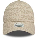 casquette-courbee-beige-ajustable-pour-femme-9forty-monogram-new-york-yankees-mlb-new-era