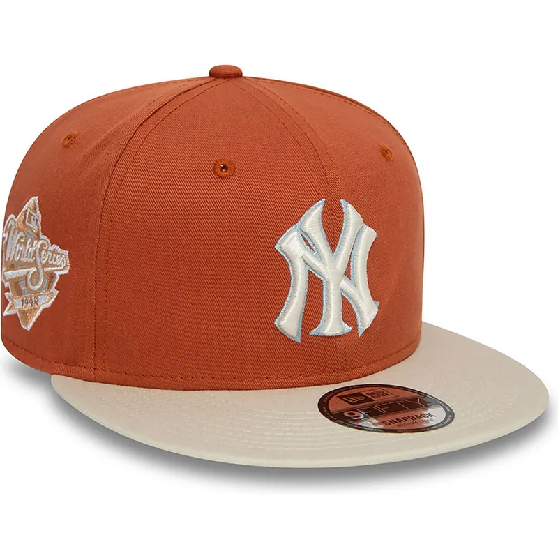 braune-und-beige-flache-snapback-kappe-9fifty-patch-der-new-york-yankees-mlb-von-new-era