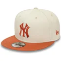 mutzen-flach-beige-snapback-marron-9fifty-patch-der-new-york-yankees-mlb-von-new-era