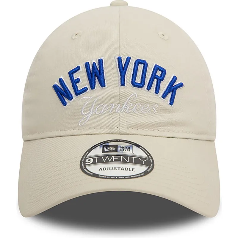 beige-verstellbare-curved-cap-9twenty-wordmark-der-new-york-yankees-mlb-von-new-era