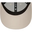 beige-verstellbare-curved-cap-9forty-flawless-der-new-york-yankees-mlb-von-new-era