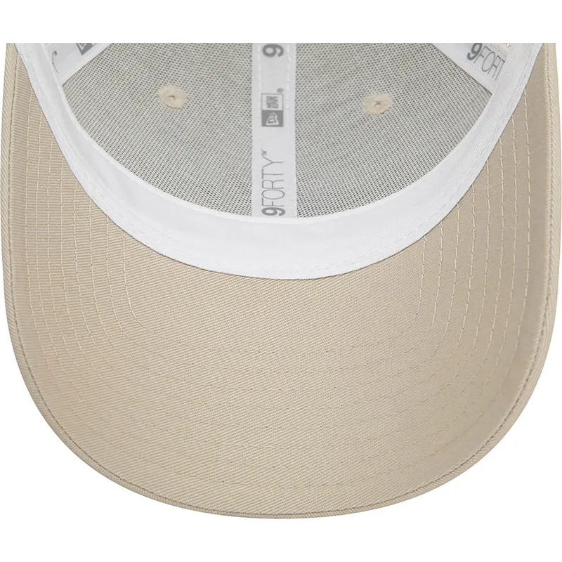 beige-trucker-cap-mit-beigem-logo-9forty-home-field-der-new-york-yankees-mlb-von-new-era beige-trucker-cap-mit-beigem-logo-9forty-home-field-der-new-york-yankees-mlb-von-new-era