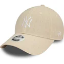beige-gebogene-verstellbare-damenkappe-9forty-linen-der-new-york-yankees-mlb-von-new-era