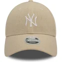 casquette-courbee-beige-ajustable-pour-femme-9forty-linen-new-york-yankees-mlb-new-era