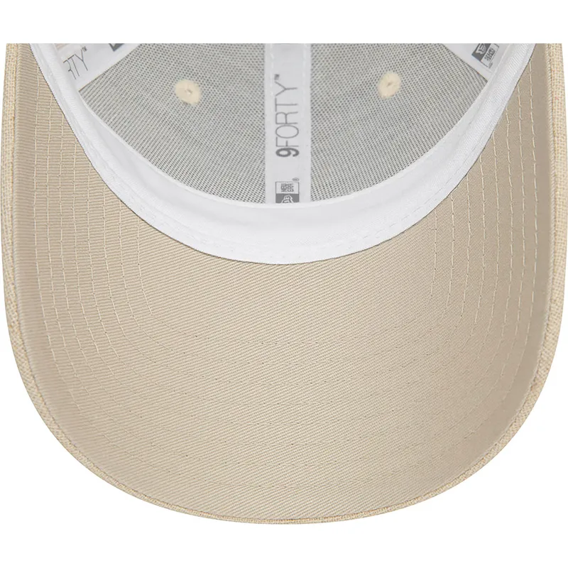 beige-gebogene-verstellbare-damenkappe-9forty-linen-der-new-york-yankees-mlb-von-new-era