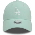 grune-gebogene-verstellbare-damenkappe-9forty-linen-der-los-angeles-dodgers-mlb-von-new-era