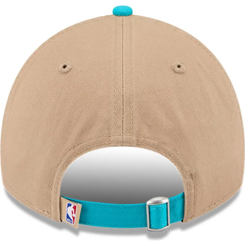 braune-und-blaue-verstellbare-curved-cap-9twenty-draft-2024-der-charlotte-hornets-nba-von-new-era braune-und-blaue-verstellbare-curved-cap-9twenty-draft-2024-der-charlotte-hornets-nba-von-new-era