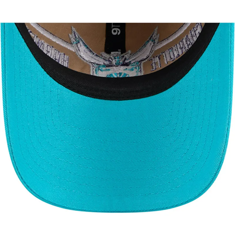 braune-und-blaue-verstellbare-curved-cap-9twenty-draft-2024-der-charlotte-hornets-nba-von-new-era braune-und-blaue-verstellbare-curved-cap-9twenty-draft-2024-der-charlotte-hornets-nba-von-new-era