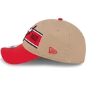 braune-und-rote-verstellbare-gebogene-kappe-9twenty-draft-2024-von-chicago-bulls-nba-von-new-era