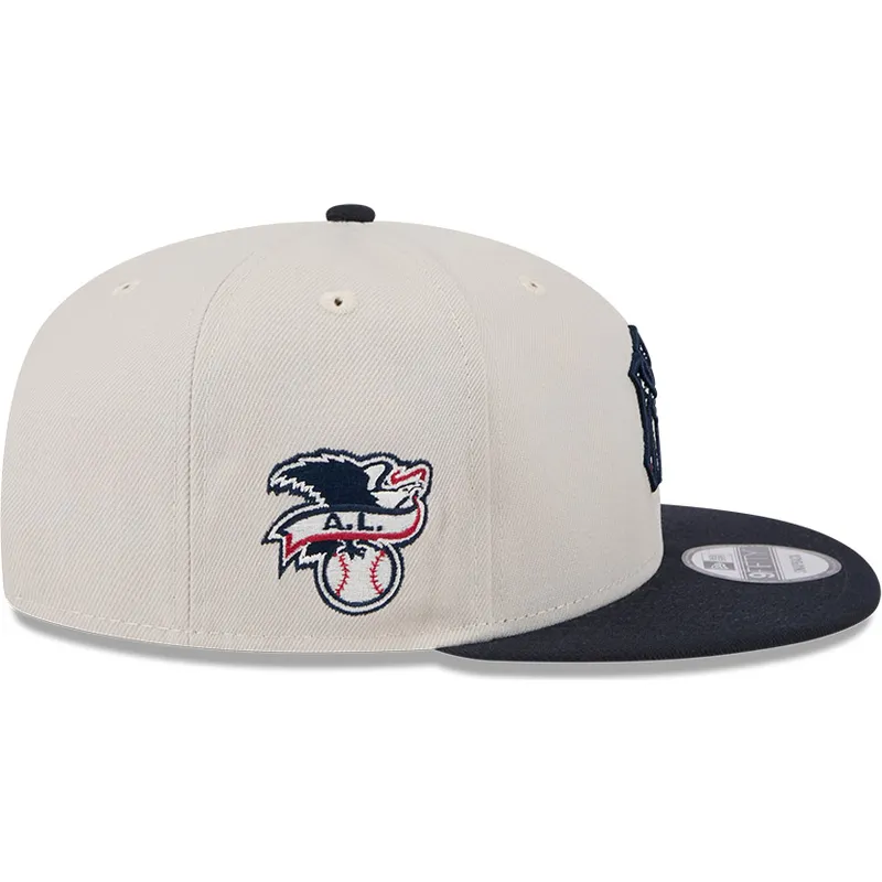 beige-und-marineblaue-flache-snapback-kappe-9fifty-4th-of-july-der-new-york-yankees-mlb-von-new-era