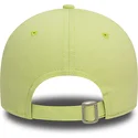 hellgrune-verstellbare-curved-cap-mit-grunem-logo-9forty-league-essential-der-los-angeles-dodgers-mlb-von-new-era