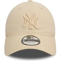 casquette-courbee-beige-ajustable-avec-logo-beige-9twenty-league-essential-new-york-yankees-mlb-new-era