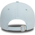 hellblaue-verstellbare-curved-cap-mit-blauem-logo-9twenty-league-essential-der-new-york-yankees-mlb-von-new-era