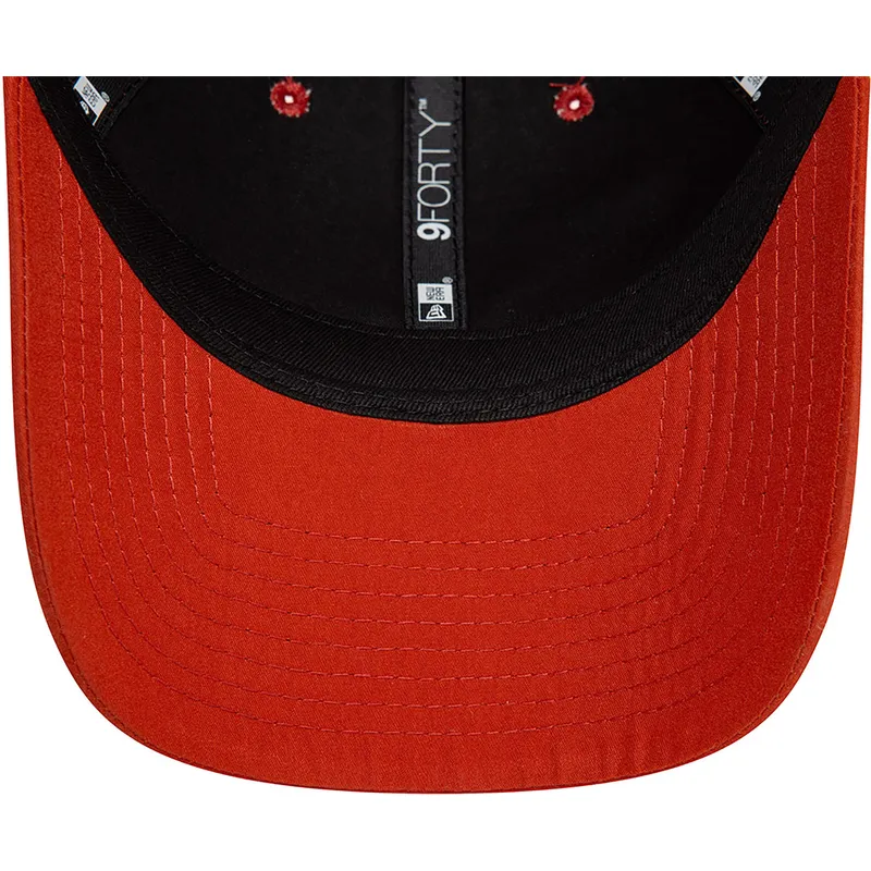 rote-verstellbare-curved-cap-mit-goldenem-logo-9forty-flawless-der-new-york-yankees-mlb-von-new-era rote-verstellbare-curved-cap-mit-goldenem-logo-9forty-flawless-der-new-york-yankees-mlb-von-new-era