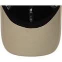 beige-verstellbare-curved-cap-9forty-metallic-pin-der-new-york-yankees-mlb-von-new-era