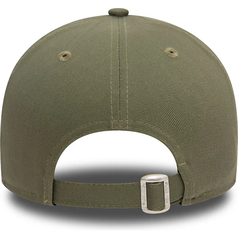 grune-verstellbare-curved-cap-9forty-seasonal-von-red-bull-racing-formula-1-von-new-era