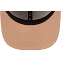 beige-gebogene-snapback-kappe-9fifty-seasonal-flower-von-red-bull-racing-formula-1-von-new-era