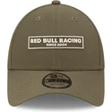 grune-verstellbare-curved-cap-9forty-repreve-wordmark-von-red-bull-racing-formula-1-von-new-era