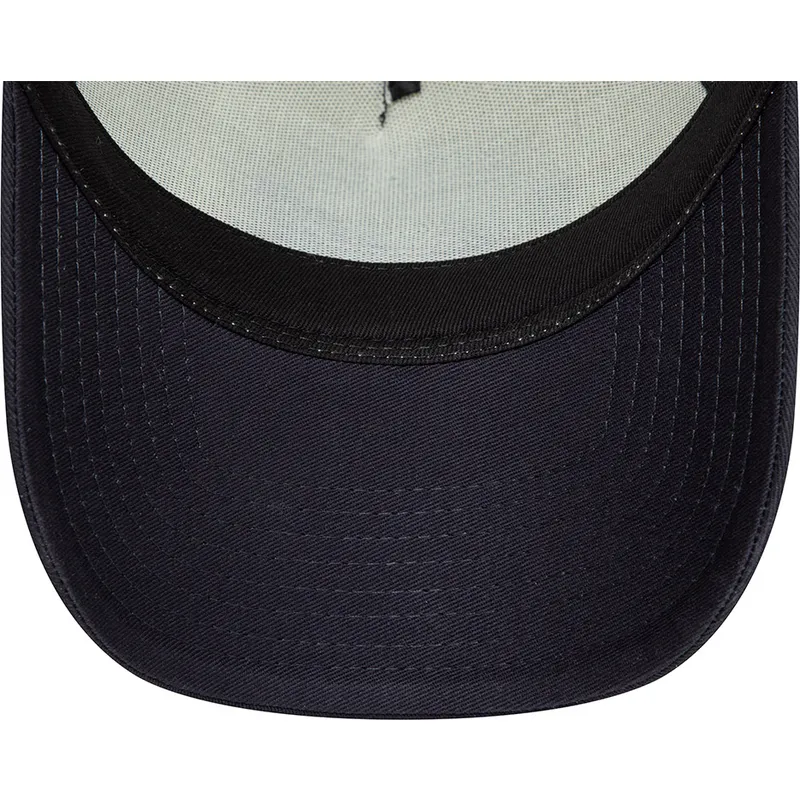 weisse-und-marineblaue-gebogene-snapback-kappe-e-frame-chain-stitch-von-alpine-f1-team-formula-1-von-new-era