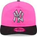 casquette-courbee-rose-et-noire-snapback-golfer-chrome-logo-new-york-yankees-mlb-new-era