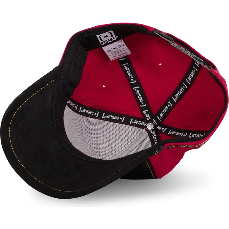 schwarze-und-rote-gebogene-kappe-hogwarts-pot2-harry-potter-von-capslab