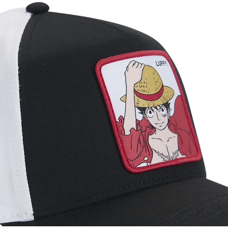 schwarze-und-weisse-gebogene-snapback-kappe-monkey-d-luffy-op4-hat-one-piece-von-capslab