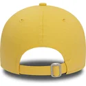 casquette-courbee-jaune-ajustable-9forty-essential-new-era