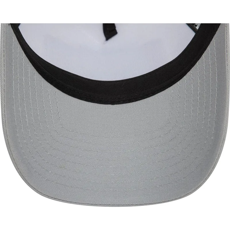 graue-trucker-kappe-a-frame-ski-patch-von-st-moritz-stadte-und-strande-von-new-era