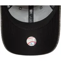 schwarze-gebogene-verstellbare-damenkappe-9forty-glitter-der-new-york-yankees-mlb-von-new-era