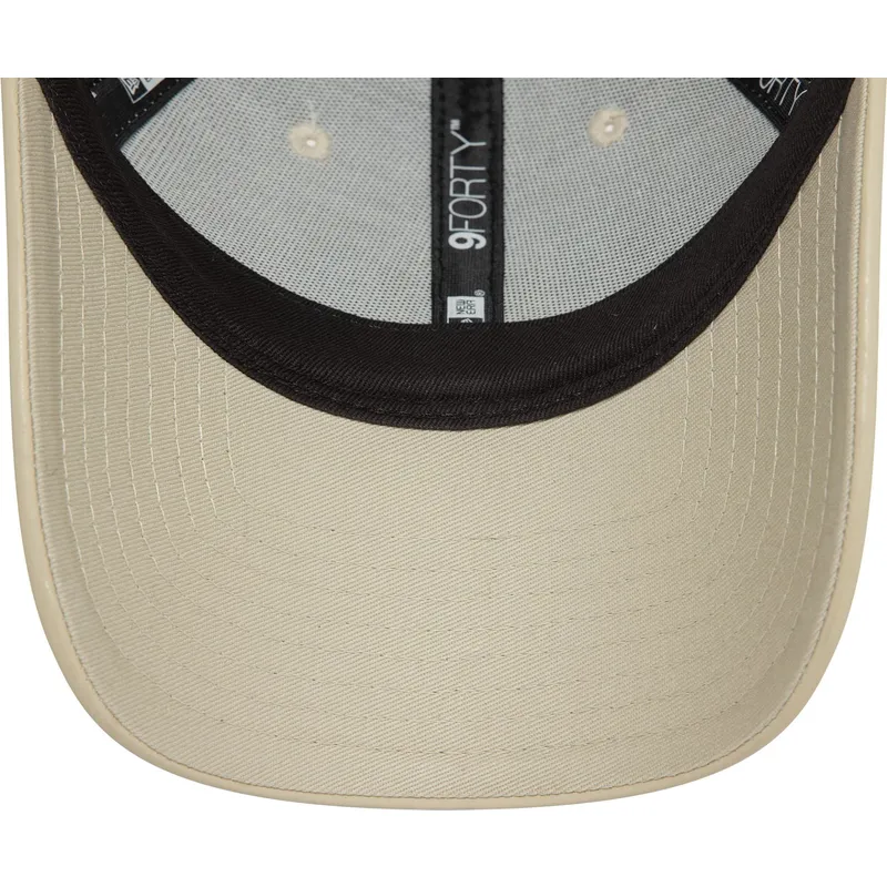 mutzen-gebogen-beige-verstellbares-band-9forty-midi-pu-der-new-york-yankees-mlb-von-new-era