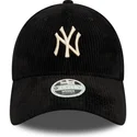 schwarze-gebogene-verstellbare-damenkappe-mit-beigem-logo-9forty-cord-der-new-york-yankees-mlb-von-new-era