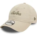 casquette-courbee-beige-ajustable-9twenty-heritage-script-new-era