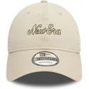 casquette-courbee-beige-ajustable-9twenty-heritage-script-new-era