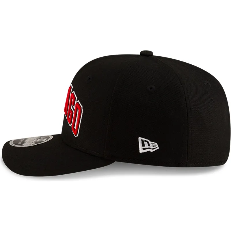 schwarze-gebogene-snapback-kappe-9seventy-statement-stretch-snap-der-chicago-bulls-nba-von-new-era schwarze-gebogene-snapback-kappe-9seventy-statement-stretch-snap-der-chicago-bulls-nba-von-new-era