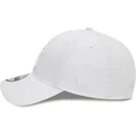 weisse-verstellbare-curved-cap-mit-weissem-logo-9twenty-league-essential-der-new-york-yankees-mlb-von-new-era