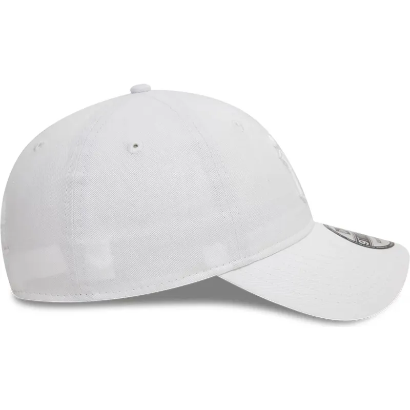 weisse-verstellbare-curved-cap-mit-weissem-logo-9twenty-league-essential-der-new-york-yankees-mlb-von-new-era
