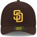 braune-gebogene-snapback-kappe-9forty-m-crown-player-replica-der-san-diego-padres-mlb-von-new-era