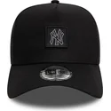 casquette-courbee-noire-snapback-9forty-a-frame-metallic-patch-new-york-yankees-mlb-new-era