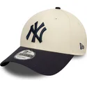 gebogene-beige-und-marineblaue-verstellbare-kappe-9forty-colour-block-der-new-york-yankees-mlb-von-new-era