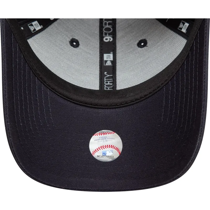marineblaue-verstellbare-curved-cap-mit-blauem-logo-9forty-side-patch-der-new-york-yankees-mlb-von-new-era marineblaue-verstellbare-curved-cap-mit-blauem-logo-9forty-side-patch-der-new-york-yankees-mlb-von-new-era