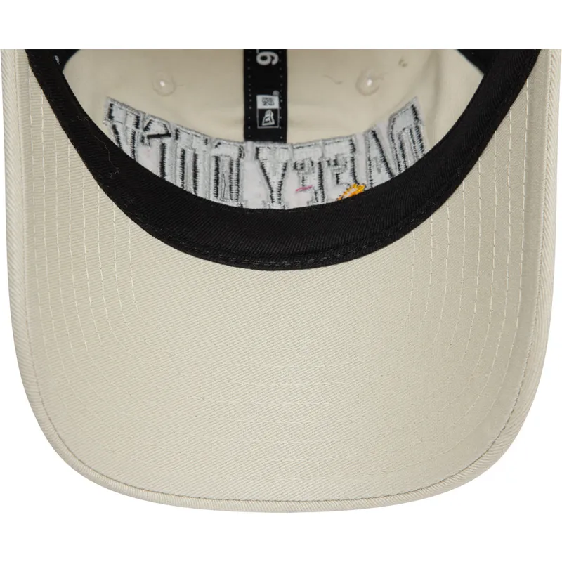 beige-gebogene-verstellbare-kappe-9twenty-washed-daffy-duck-looney-tunes-von-new-era