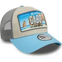 beige-und-blaue-trucker-kappe-9forty-a-frame-license-plate-cabo-stadte-und-strande-von-new-era