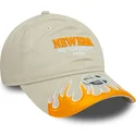 beige-gebogene-verstellbare-damenkappe-9twenty-flame-visor-von-new-era
